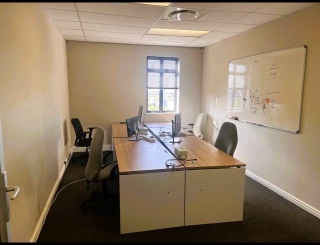 234M² OFFICE TO LET IN WESTLAKE